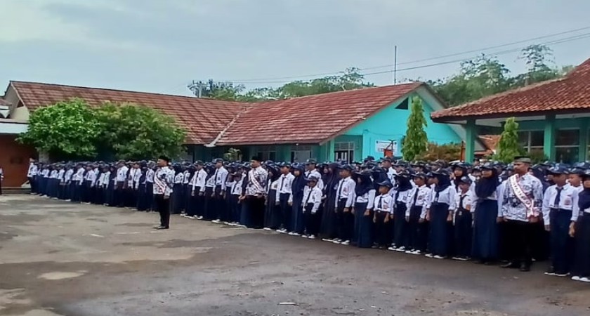 Upacara Bendera dan Peringatan Hari Guru Nasional